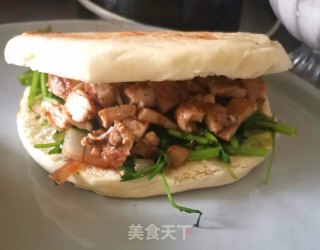 黑胡椒鸡胸肉夹馍的做法步骤：6