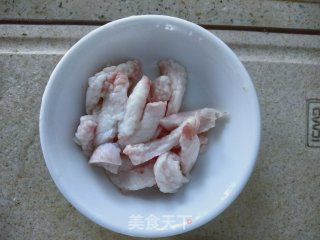 菠菜肉丝的做法步骤：2
