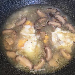 菌菇鸡蛋汤面的做法步骤：5