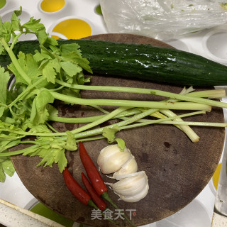 凉拌腐竹木耳的做法步骤：5