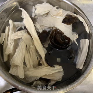 凉拌腐竹木耳的做法步骤：15