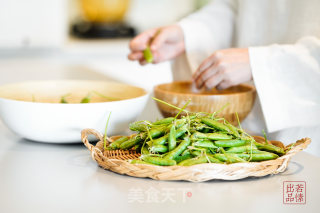 翠衣鼓鼓 清香扑面——山药豌豆卷的做法步骤：1