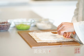 翠衣鼓鼓 清香扑面——山药豌豆卷的做法步骤：5
