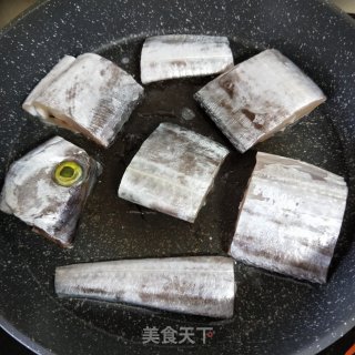 椒盐带鱼的做法步骤：3