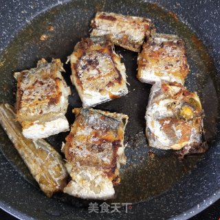 椒盐带鱼的做法步骤：4