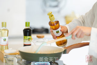 豌豆煮饭 春韵回甘——粒粒豌豆饭的做法步骤：3