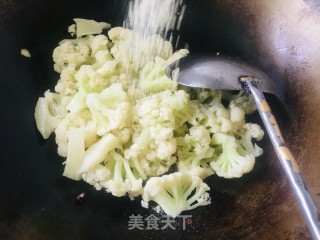 清炒菜花的做法步骤：5