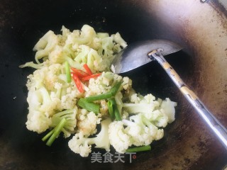 清炒菜花的做法步骤：7