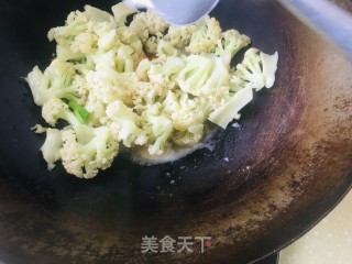 清炒菜花的做法步骤：8