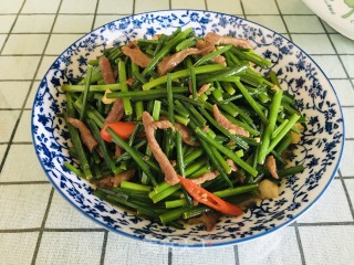 韭菜苔炒肉丝的做法步骤：7