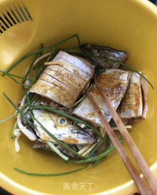 糖醋带鱼的做法步骤：8