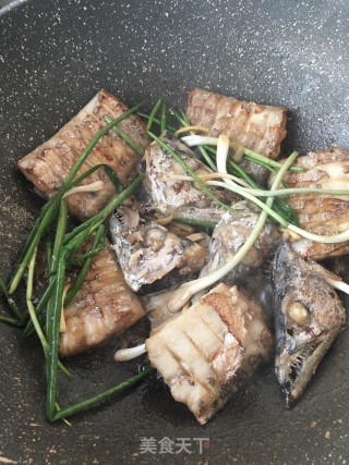 糖醋带鱼的做法步骤：14