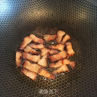 豌豆腊肉烧豆腐的做法步骤：2