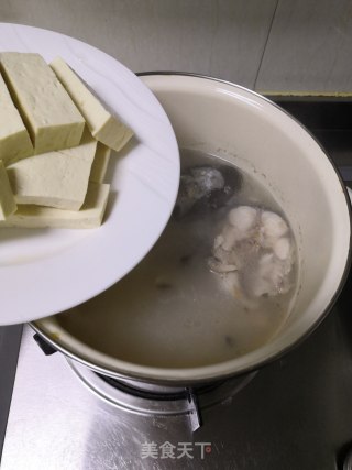 川芎鱼头炖豆腐的做法步骤：10