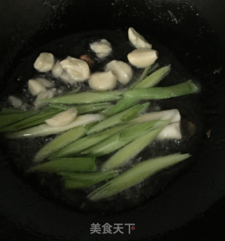 尖椒回锅肉的做法步骤：4