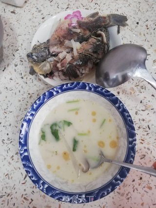 网红奶白鲫鱼汤的做法步骤：7