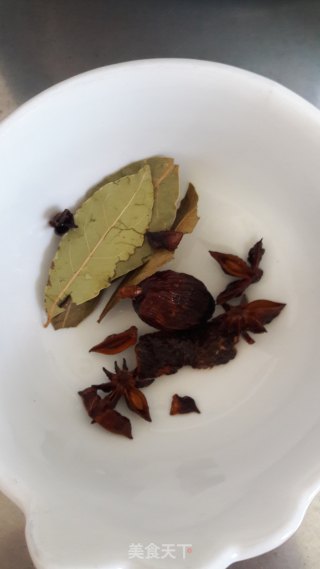 排骨炖大花豆的做法步骤：3