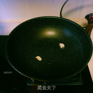 芦笋炒鸡腿菇的做法步骤：5