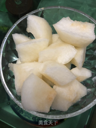 牛奶雪梨汁的做法步骤：1