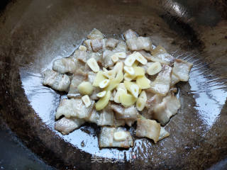 尖椒回锅肉的做法步骤：6