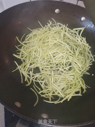 酸辣米苋梗的做法步骤：3