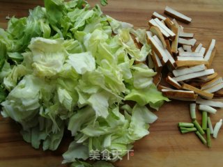 香干炒包菜的做法步骤：1