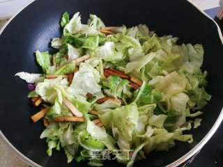 香干炒包菜的做法步骤：3