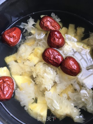 银耳凤梨甜汤的做法步骤：8