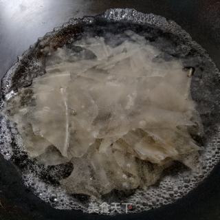 鹅蛋炒粉皮的做法步骤：5