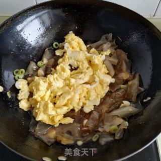 鹅蛋炒粉皮的做法步骤：13