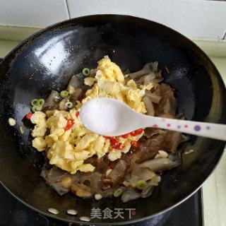 鹅蛋炒粉皮的做法步骤：15