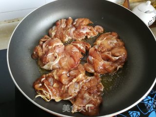 香煎鸡腿的做法步骤：5