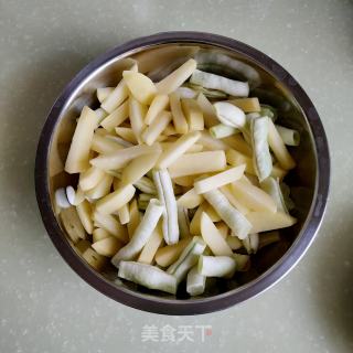 土豆芸豆炖肉的做法步骤：1