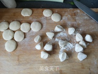 芹菜肉馅蒸饺的做法步骤：7