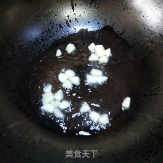 蟹王菇炒丝瓜的做法步骤：3