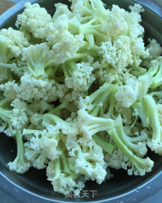 孜然菜花的做法步骤：1