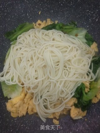 鸡蛋炒面的做法步骤：5
