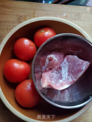 番茄牛肉汤的做法步骤：1
