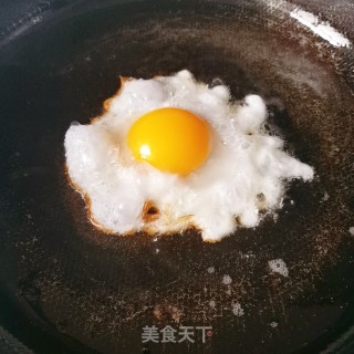 青椒荷包蛋的做法步骤：2