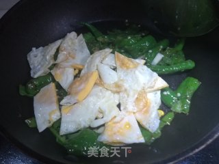 辣椒炒荷包蛋的做法步骤：7