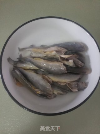 脆炸小黄鱼的做法步骤：4