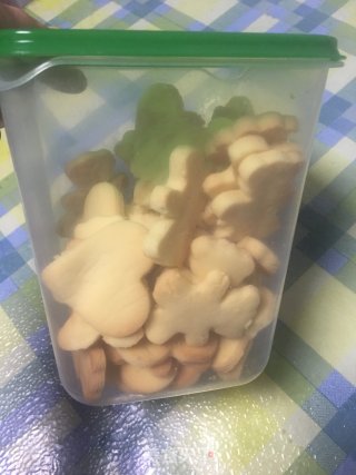 香酥小饼干的做法步骤：16