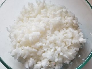白萝卜蜂蜜水的做法步骤：2