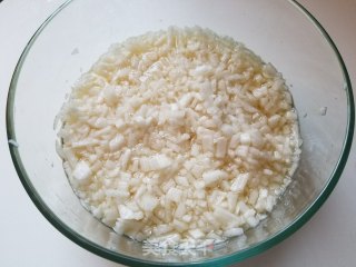 白萝卜蜂蜜水的做法步骤：4