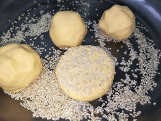 南瓜芝麻糯米饼的做法步骤：5