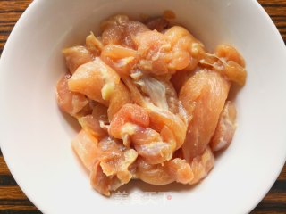 咖喱鸡肉炒面的做法步骤：1