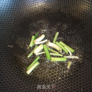 芦笋炒香菇的做法步骤：4