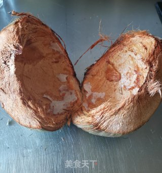 鲜榨椰汁的做法步骤：2