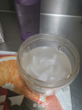 鲜榨椰汁的做法步骤：6