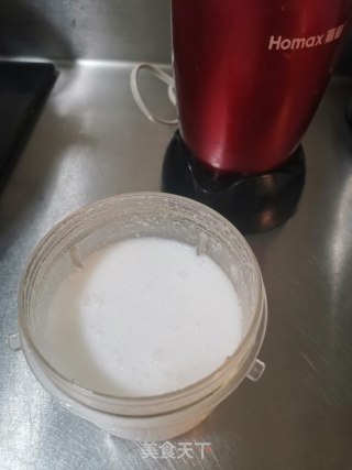鲜榨椰汁的做法步骤：7